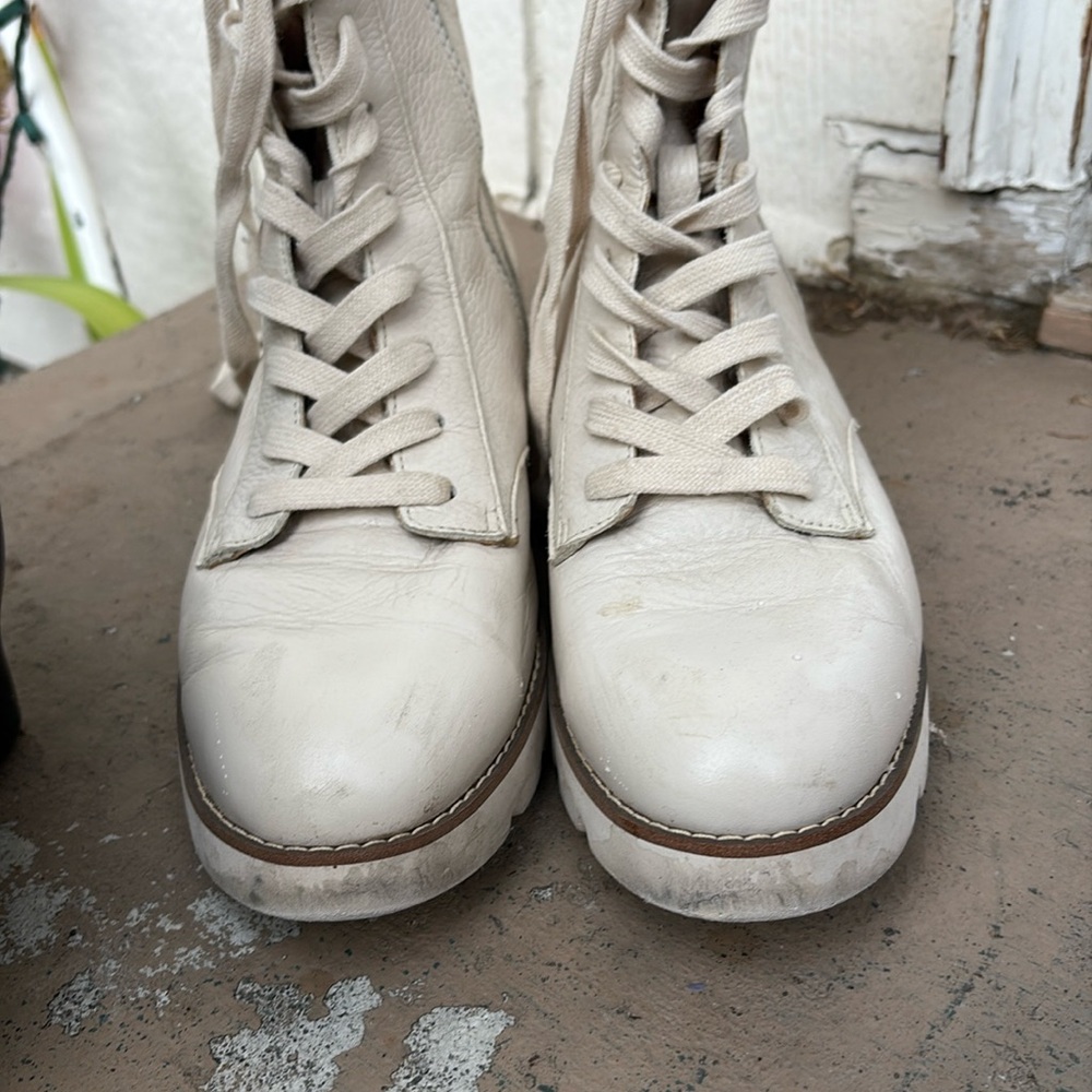 Vionic Lani White Leather Boots - image 7